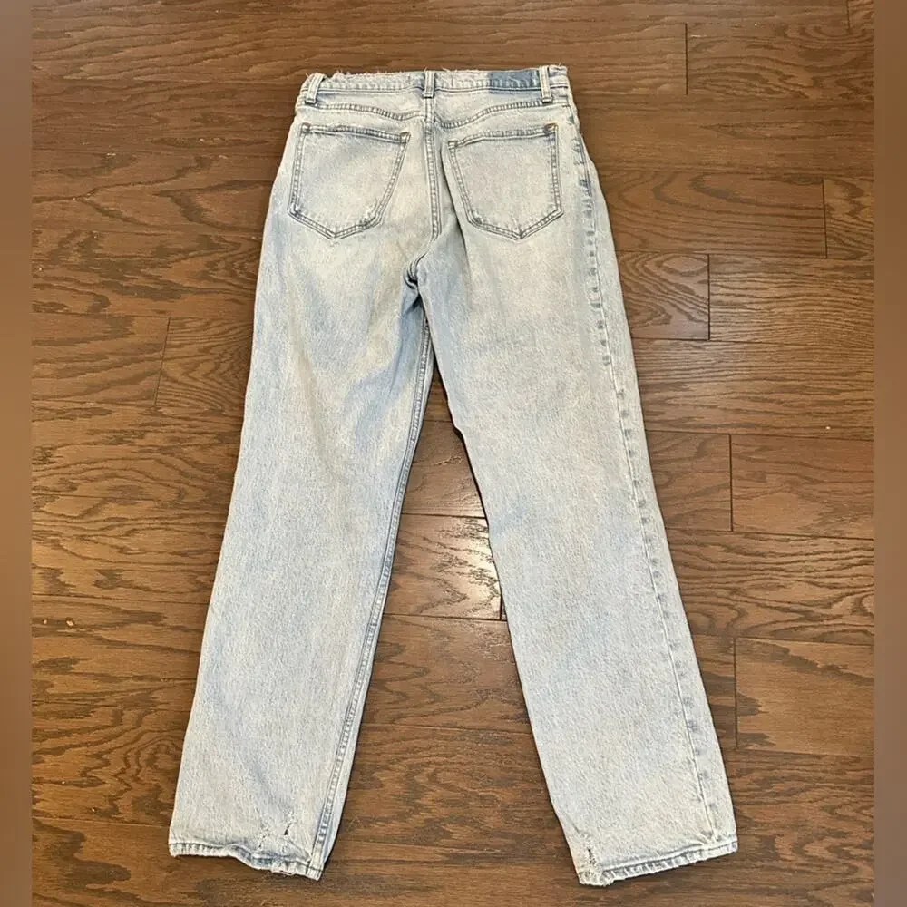 Abercrombie & Fitch The ’90s Straight Ultra High Rise Jeans Light Wash Size 29/8